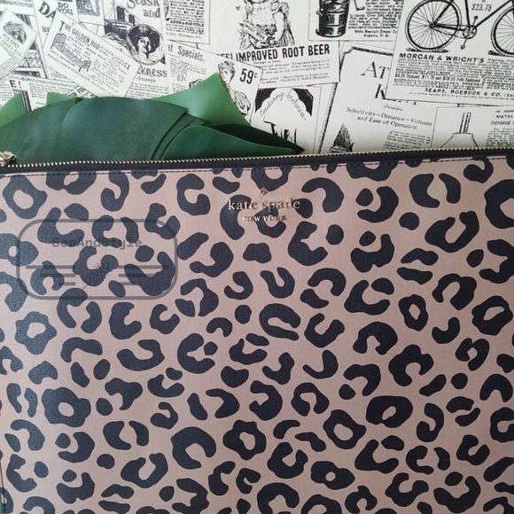 Kate Spade NWT staci graphic leopard l-zip universal laptop sleeve up to 15 - Picture 2 of 13